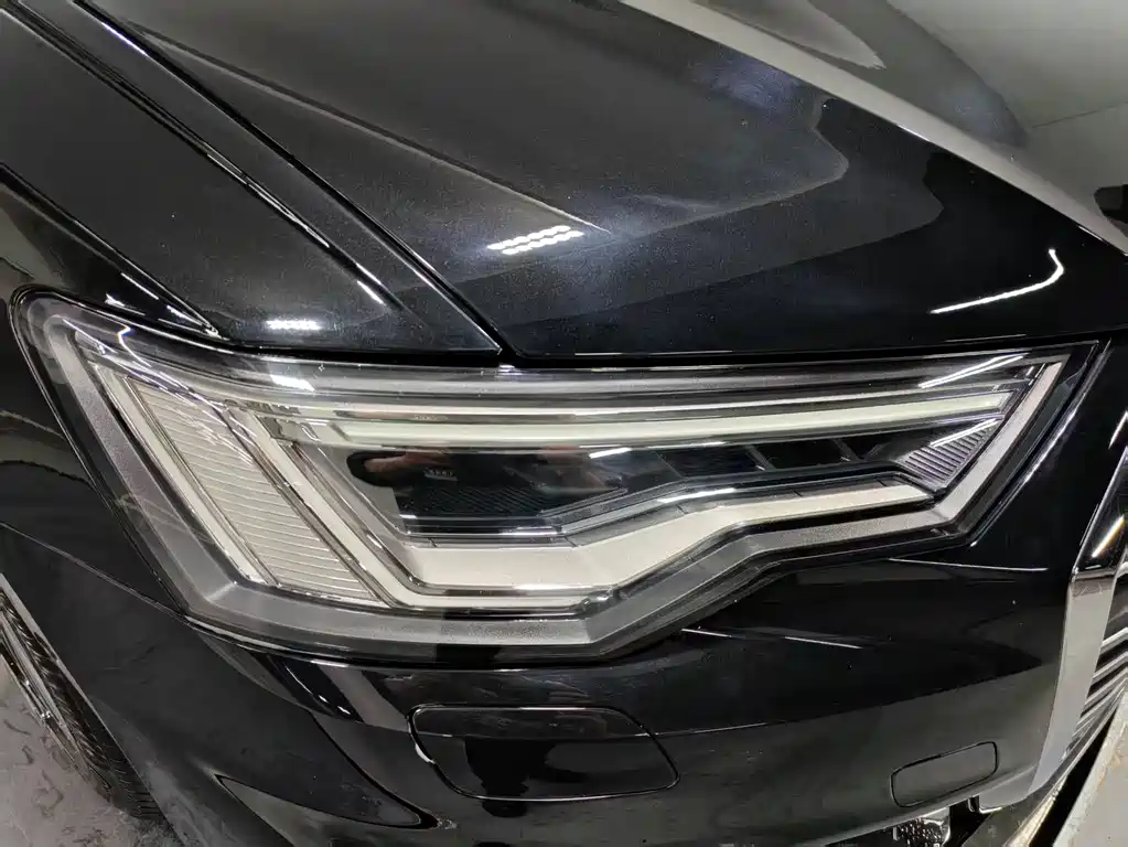 Audi A6L 55 TFSI e quattro