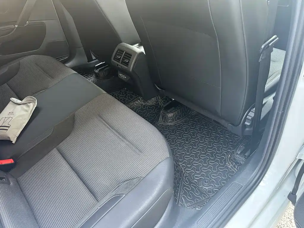 Volkswagen Golf 2019 1.6L Automatic Comfort Edition China V