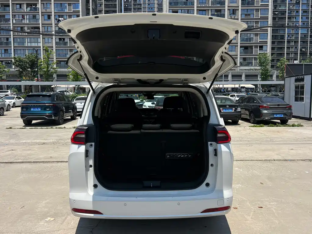 GAC Trumpchi M6 2023 PRO 270T DCT Luxury