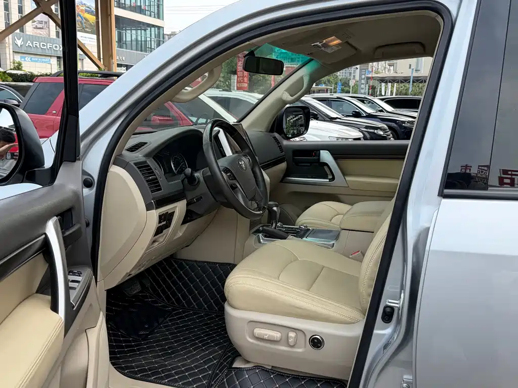 Land Cruiser (Import) 2020 4.5L Diesel Middle East Edition