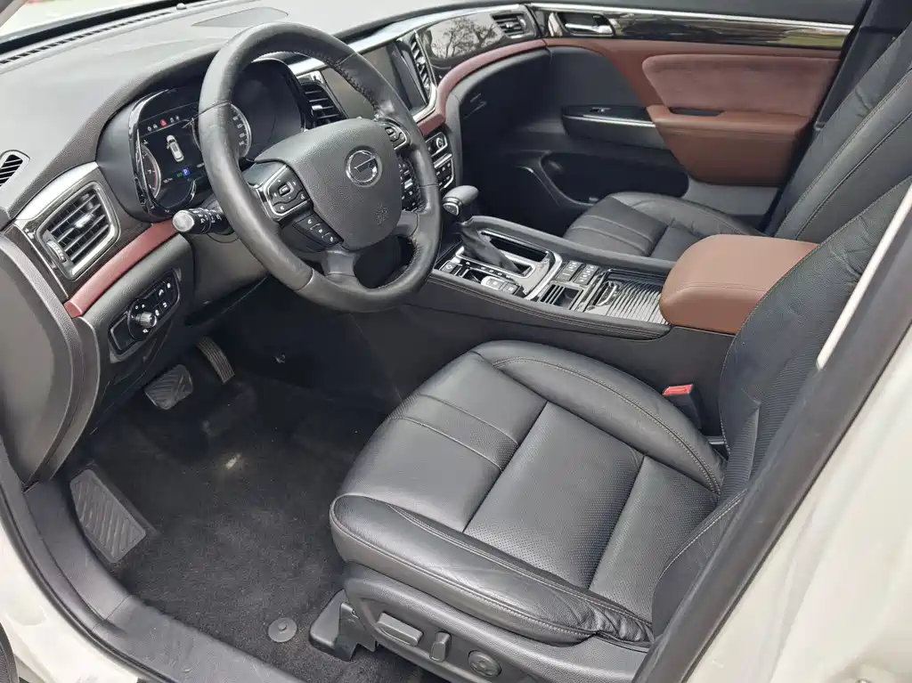 GAC Trumpchi GS8 2017 320T FWD Luxury Intelligent Connected Edition (7-Seater)