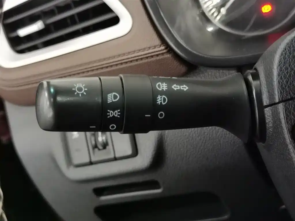 SWM X7 2017 1.5T Automatic Zhixiang 7-Seater