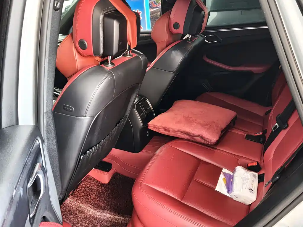 2020 Porsche Macan 2.0T