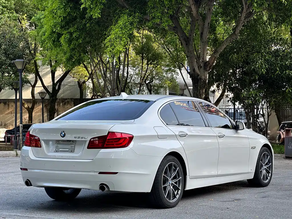 BMW 5 Series 2011 535Li Luxury