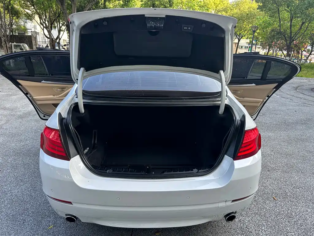 BMW 5 Series 2011 535Li Luxury