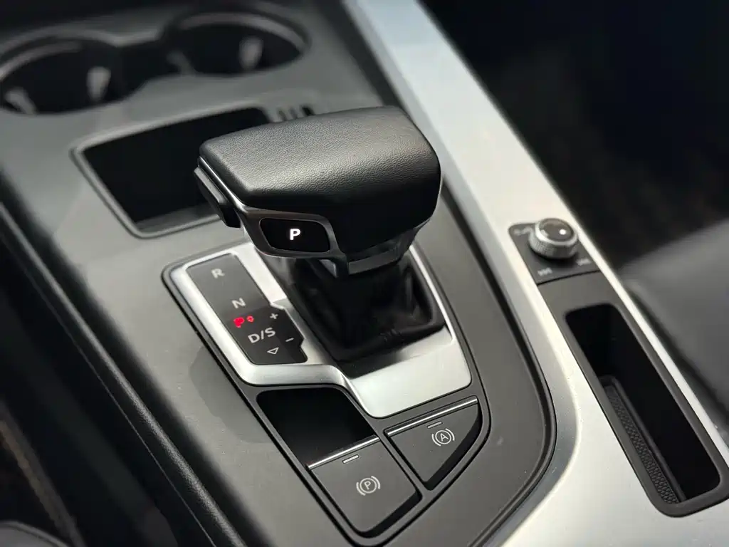 Audi A4L 2022 40 TFSI Fashion Dynamic