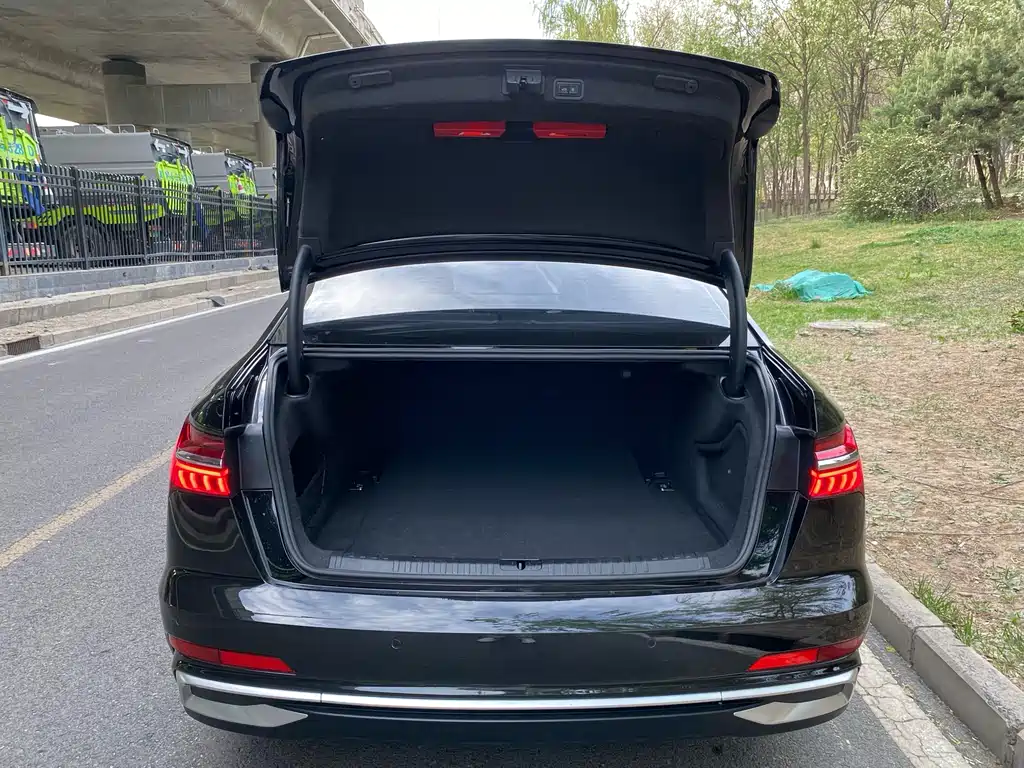 Audi A6L 2024 45 TFSI臻选动感型