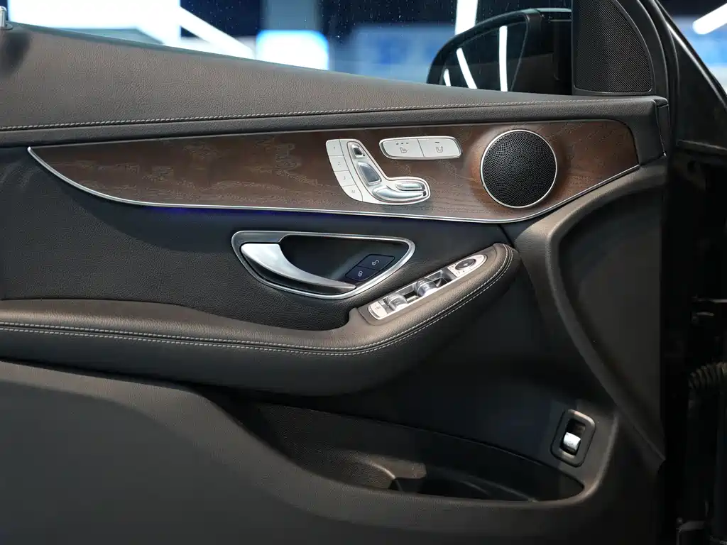Mercedes-Benz GLC 260 L 4MATIC Luxury 2021