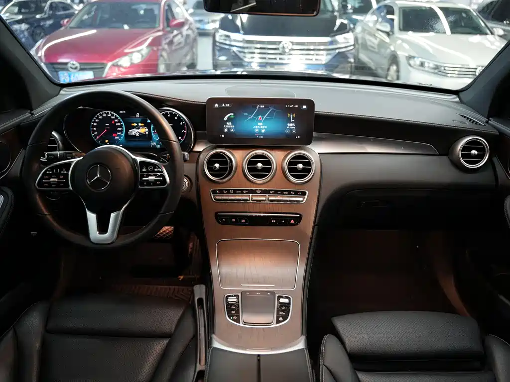 Mercedes-Benz GLC 260 L 4MATIC Luxury 2021