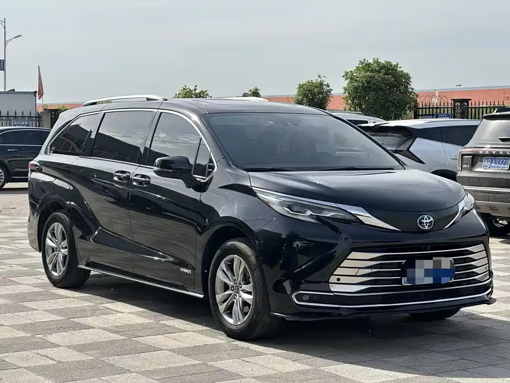 Toyota Sienna 2024 2.5L Hybrid AWD Premium