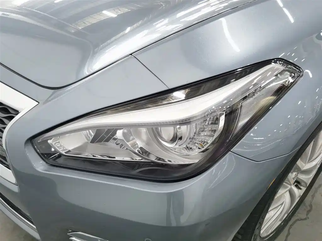 Infiniti Q70L 2019 2.0T Yuxiang Edition