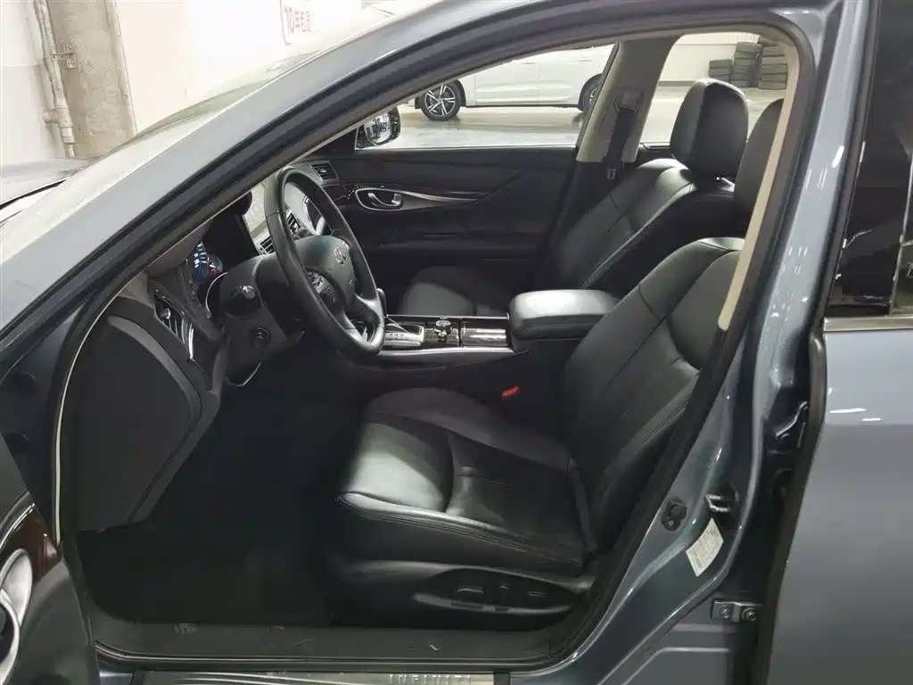 Infiniti Q70L 2019 2.0T Yuxiang Edition