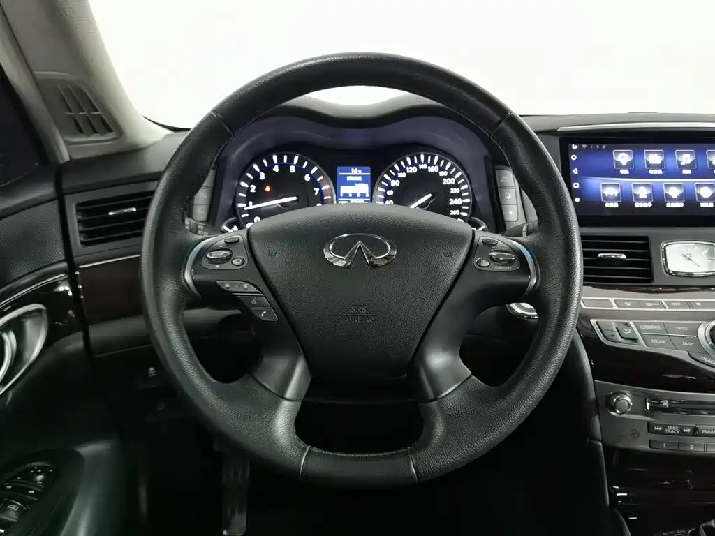 Infiniti Q70L 2019 2.0T Yuxiang Edition