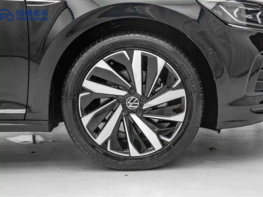 Volkswagen Passat 2022 330TSI Luxury Edition