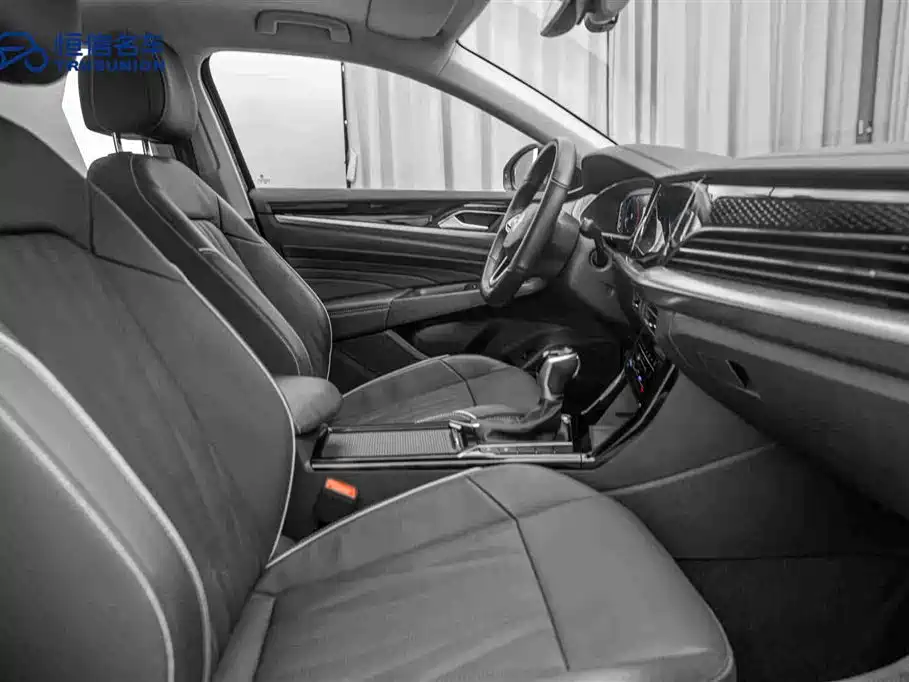 Volkswagen Passat 2022 330TSI Luxury Edition