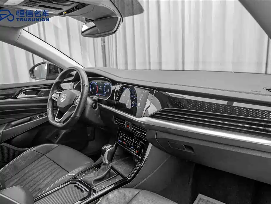 Volkswagen Passat 2022 330TSI Luxury Edition