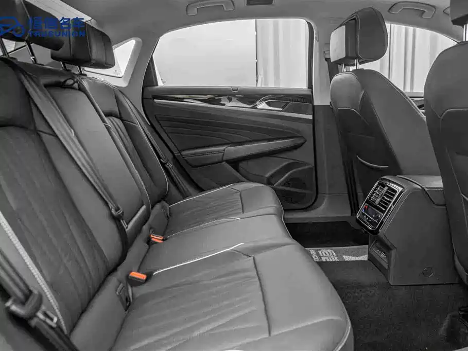 Volkswagen Passat 2022 330TSI Luxury Edition