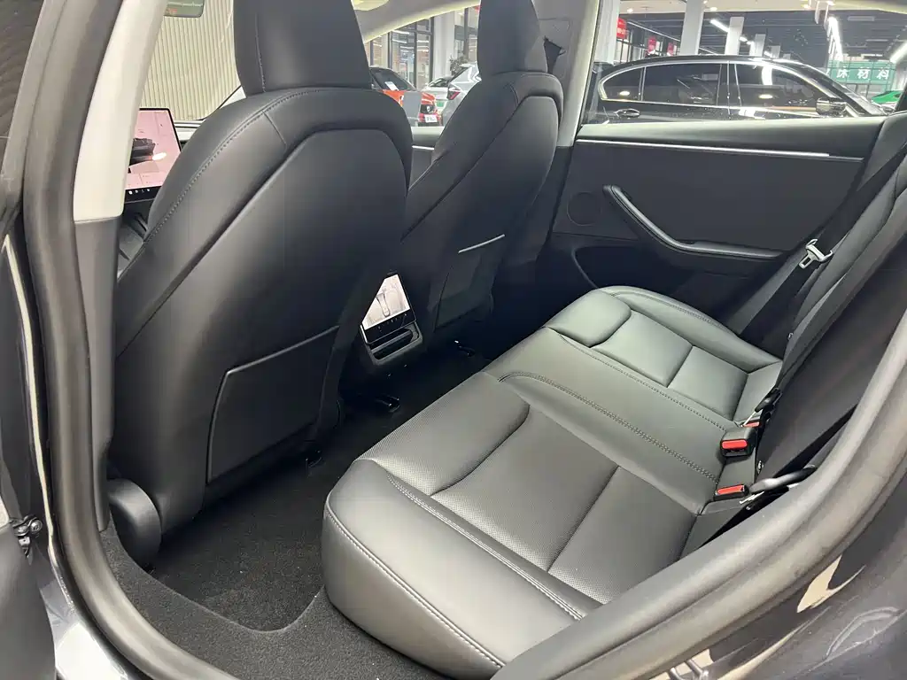 Tesla Model 3 2025 RWD