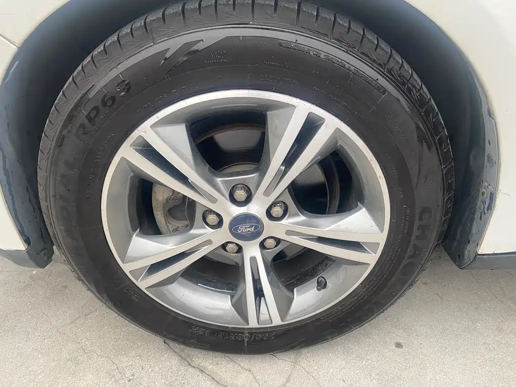Ford Focus 2012 Sedan 1.6L Automatic Fashion Edition