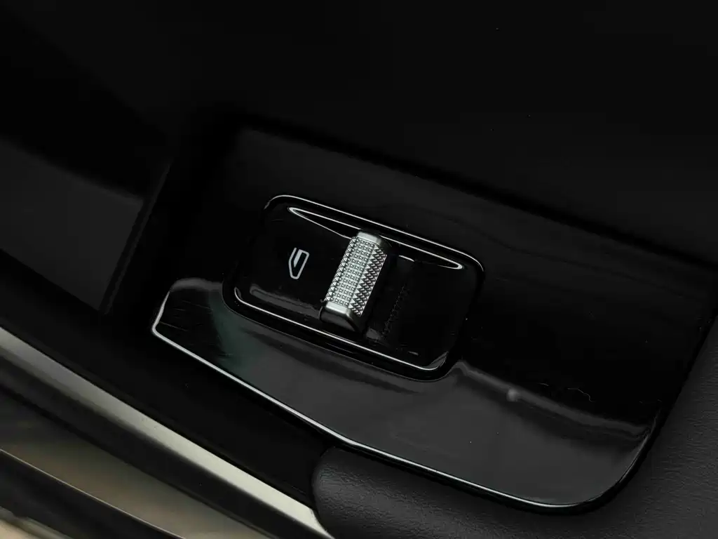 Geely Boyue L 2024 1.5TD DCT Prestige