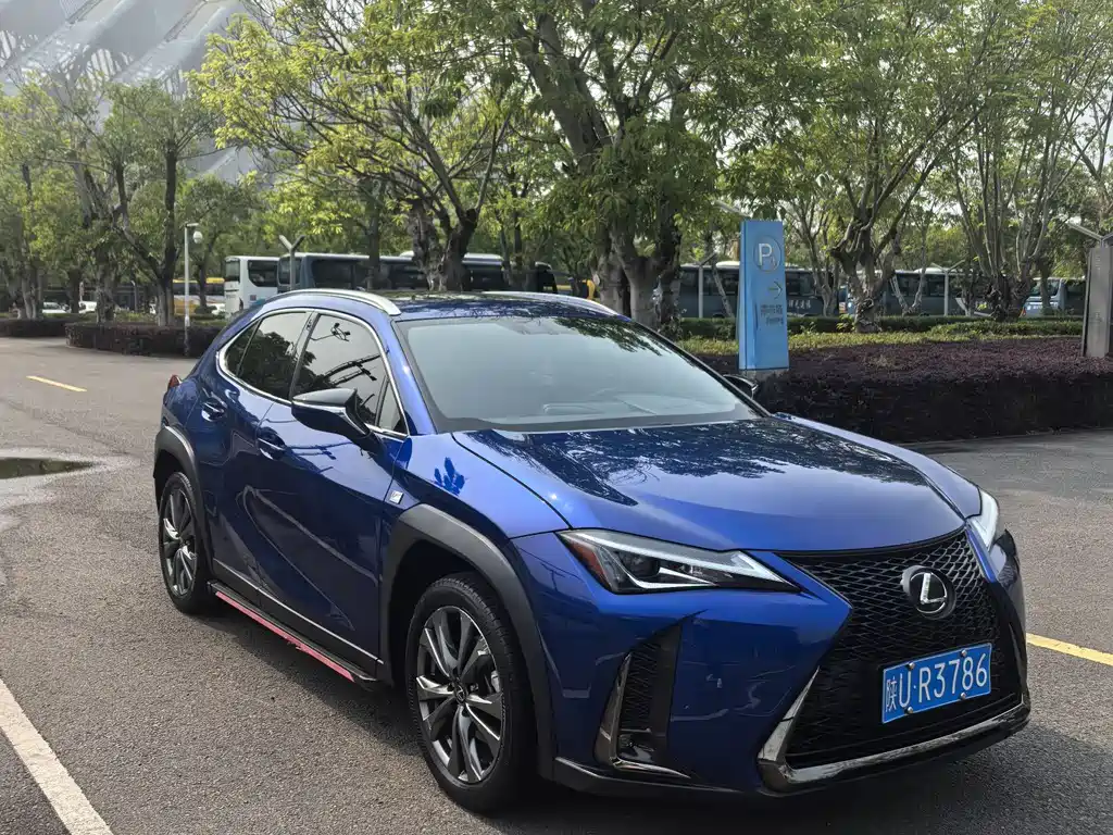Lexus UX 2020 200 F SPORT