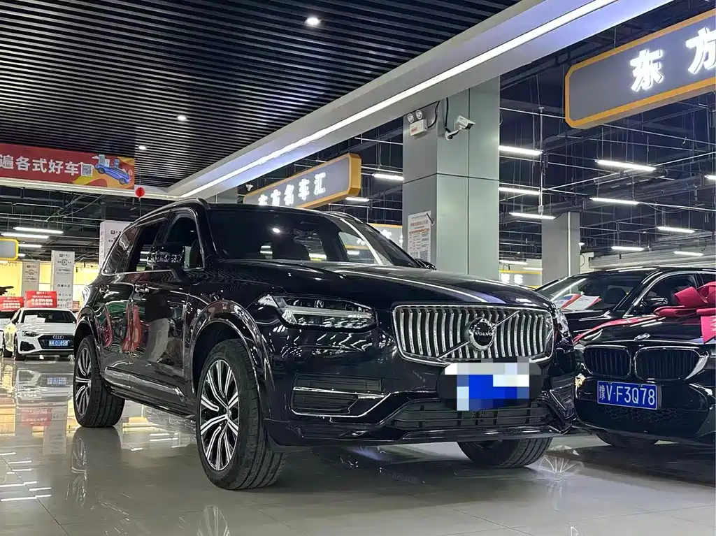 Volvo XC90 2023 B6 Momentum 7-seater