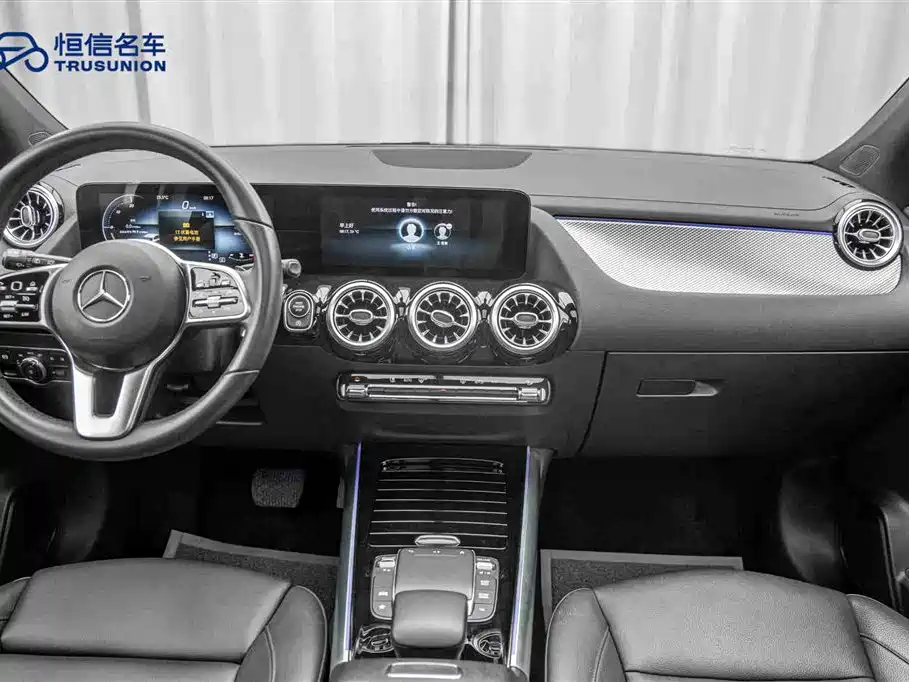 Mercedes-Benz GLA 200 2022
