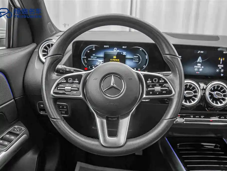 Mercedes-Benz GLA 200 2022