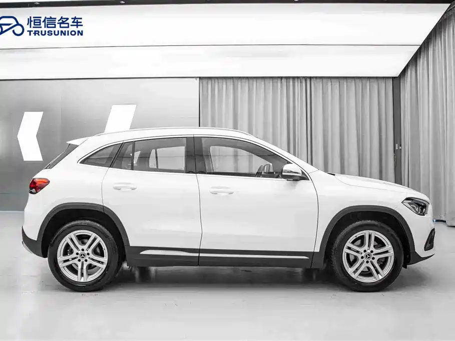 Mercedes-Benz GLA 200 2022