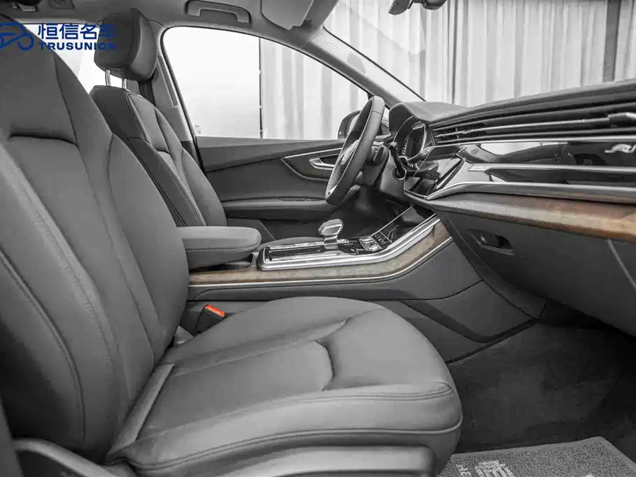 Audi Q7 2023 55 TFSI quattro S line Sport