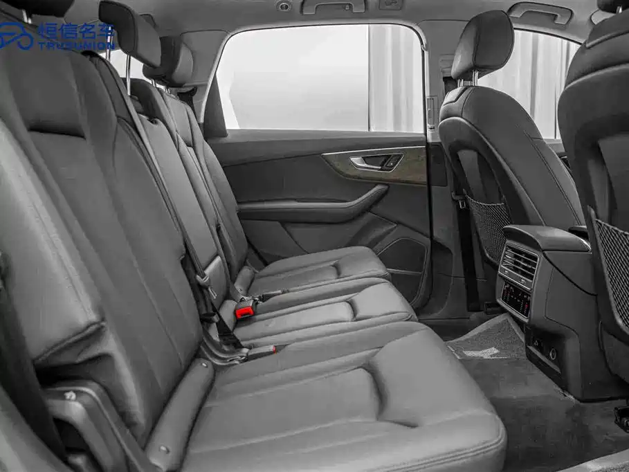 Audi Q7 2023 55 TFSI quattro S line Sport