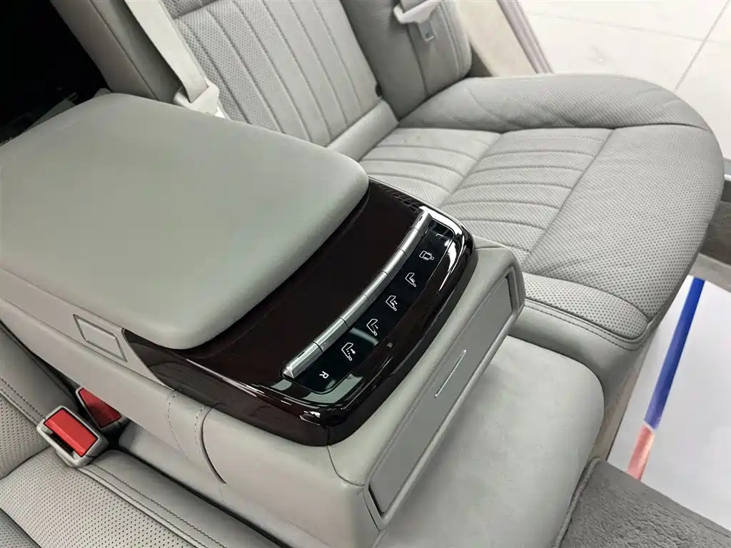 Mercedes-Benz S 600 L (2010)