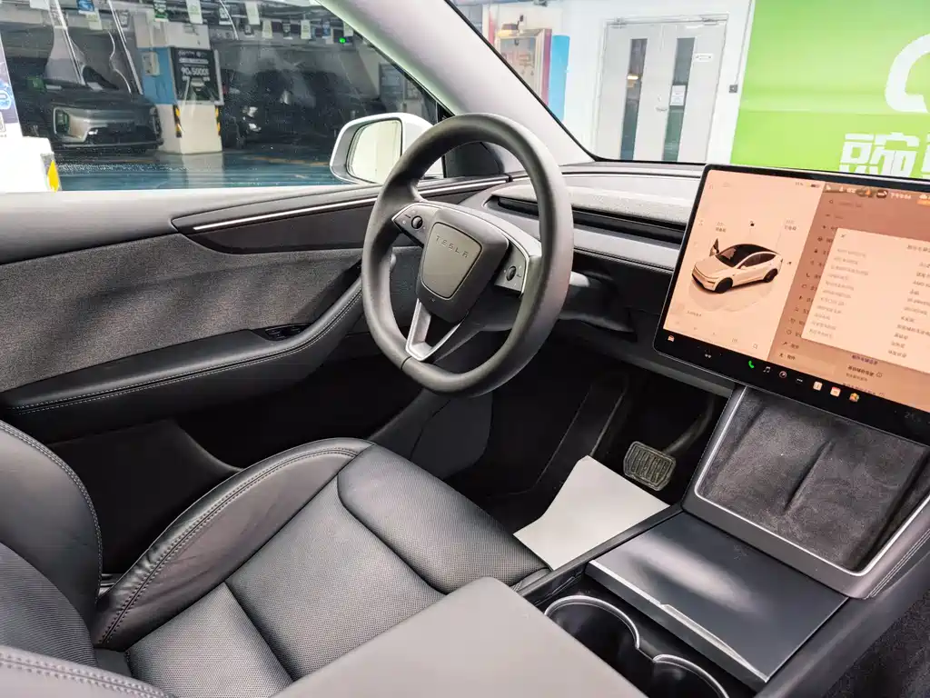 Tesla Model Y 2025 Rear-Wheel Drive