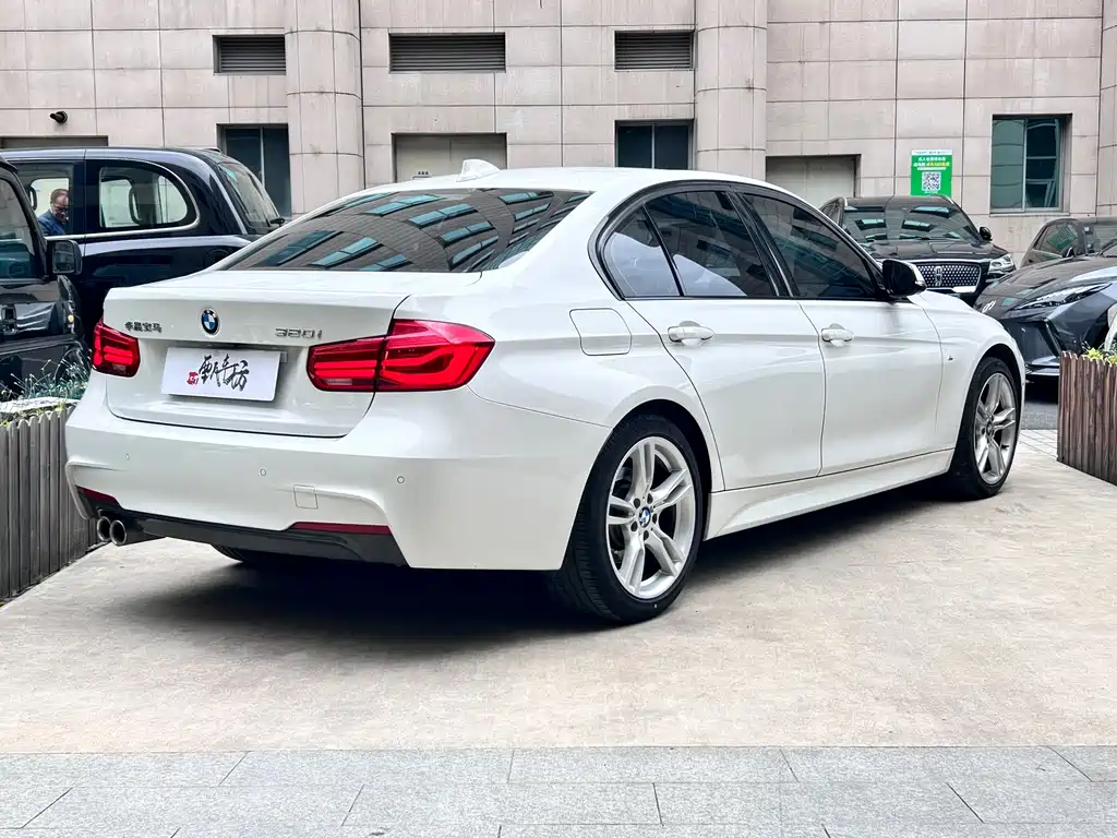 BMW 3 Series 2019 320i M Sport Package