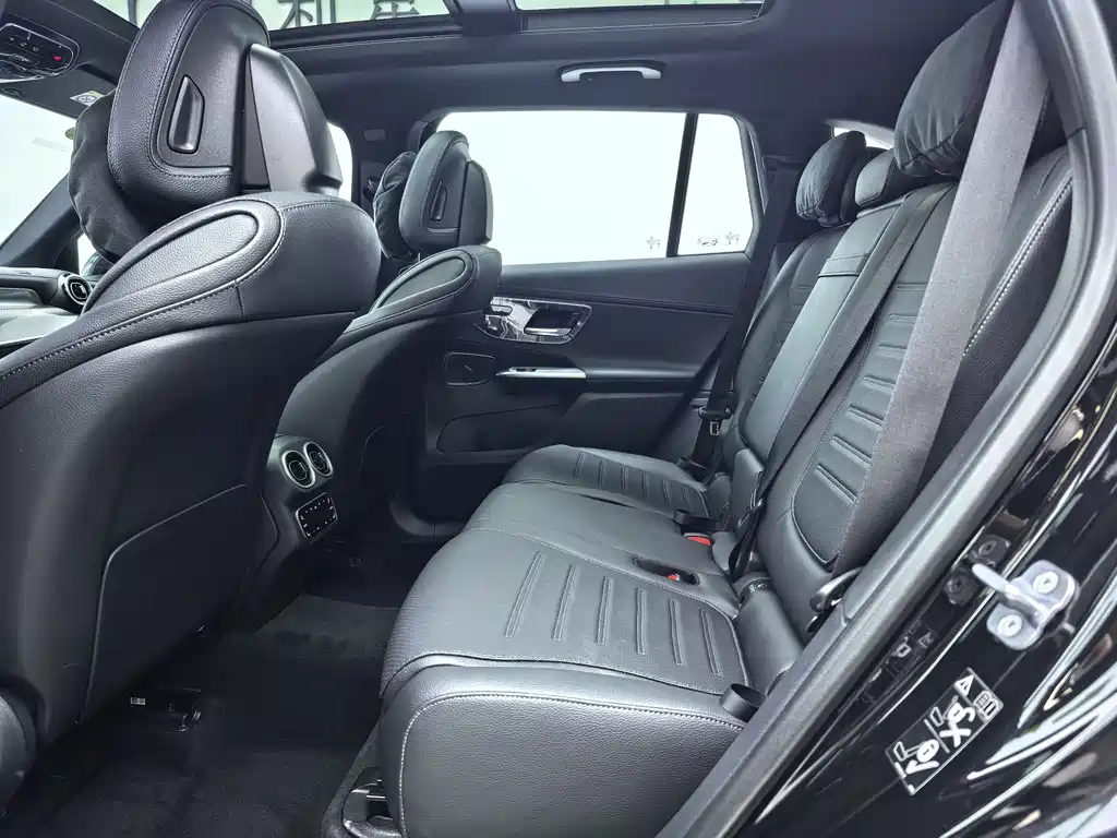 Mercedes-Benz GLC 260 L 4MATIC Dynamic 7-Seater 2024