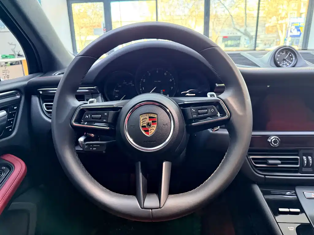 2025 Porsche Macan 2.0T Dream Edition