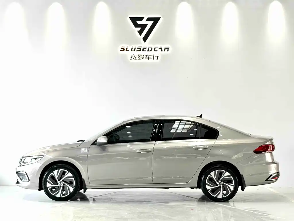 Bora 2023 200TSI DSG Zhixing PRO