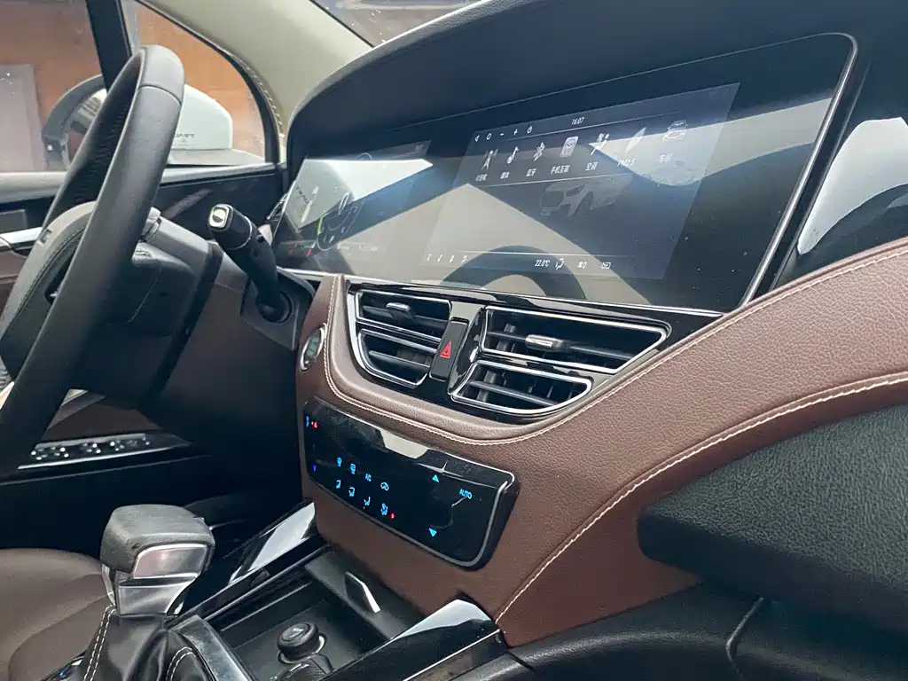 Tram S70 2018 1.5T Automatic Luxury 7-Seater