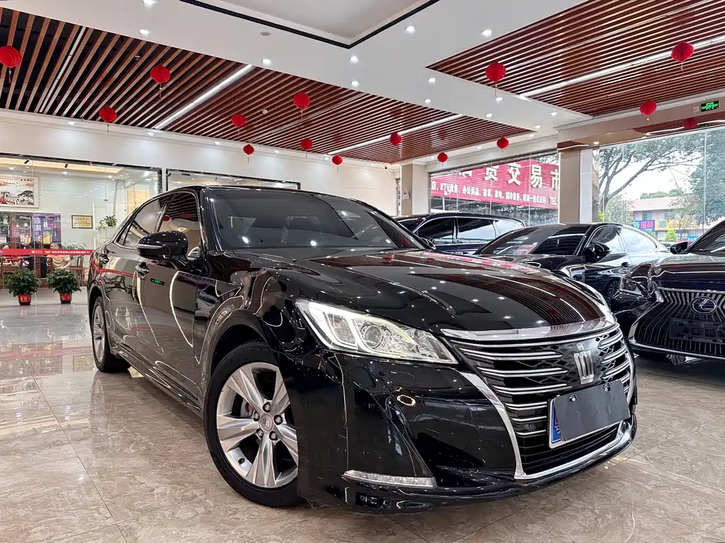Toyota Crown 2015 2.0T Fashion Edition