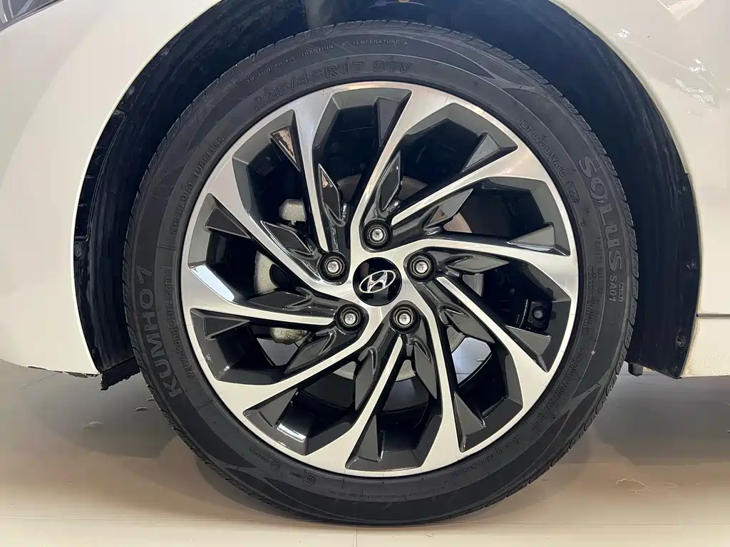 Hyundai Elantra 2020 1.5L CVT Zhixuan Elite