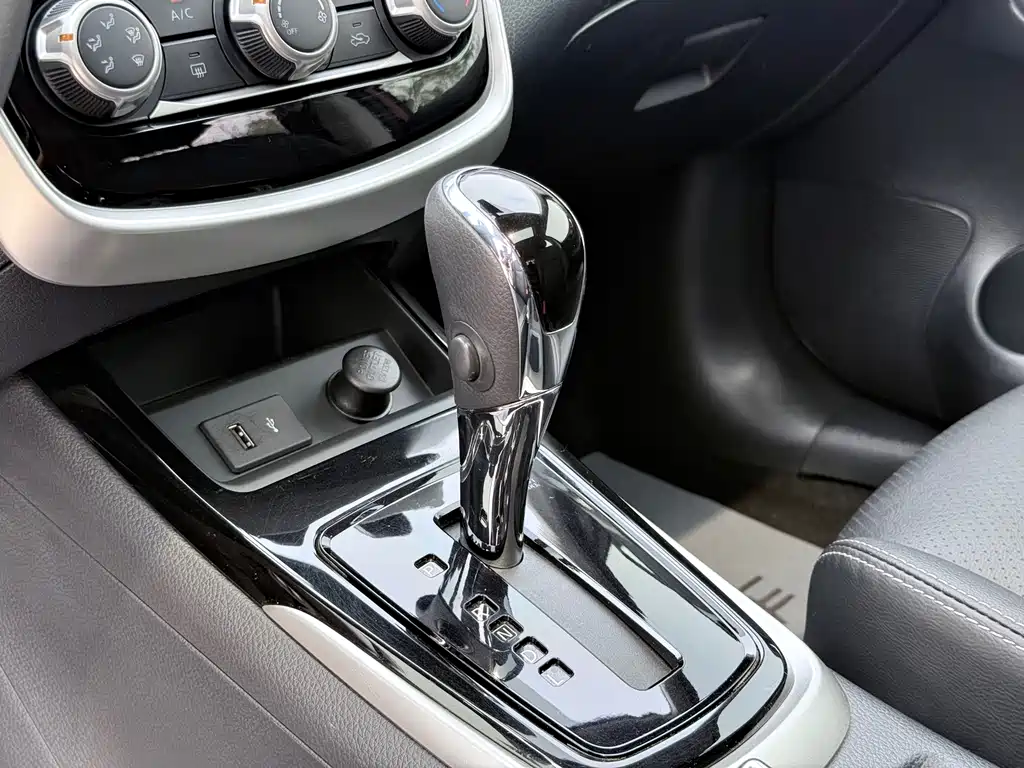 Nissan Tiida 2021 1.6L CVT Smart Edition