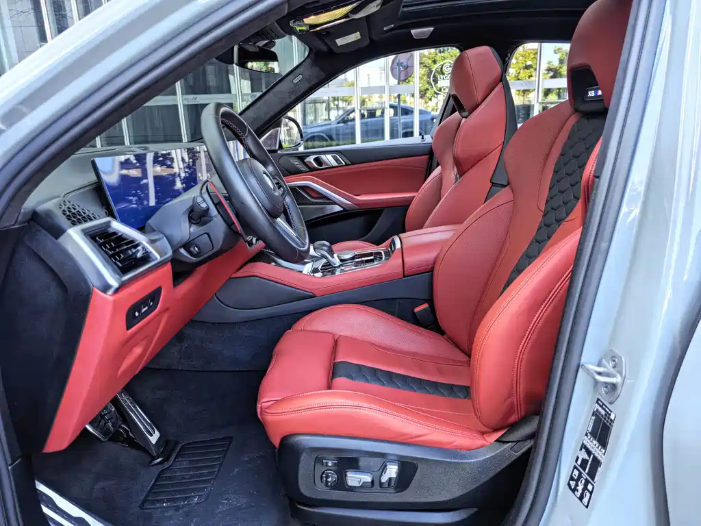 BMW X6 M Competition 2023 - фото 7