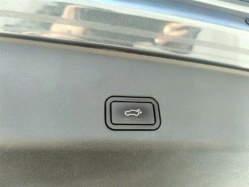 Geely Monjaro 2023 2.0TD High Power Automatic FWD Flagship Edition