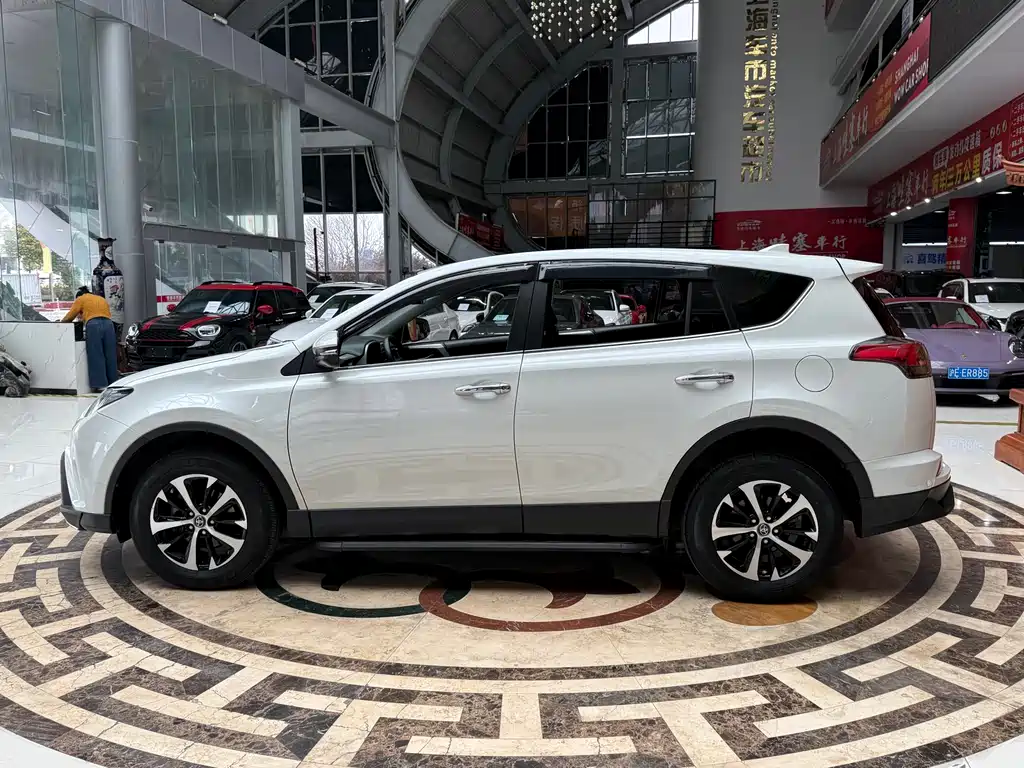RAV4 2016 2.0L CVT 2WD Zhishang Edition China V