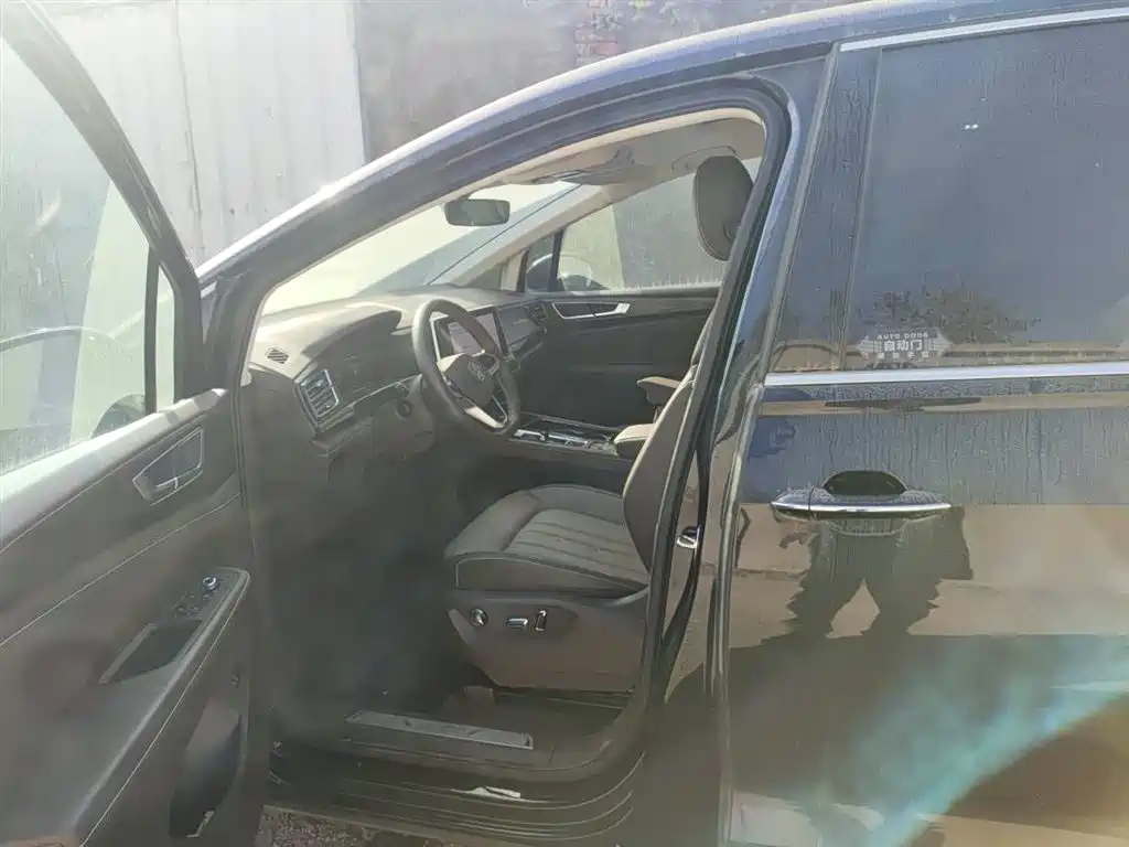 Viloran 2024 330TSI Luxury Edition