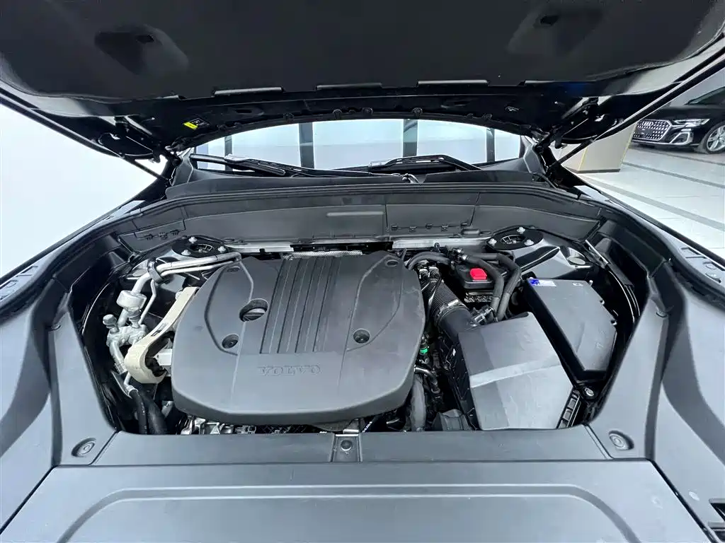 Volvo XC90 2023 B5 Momentum 7-seater