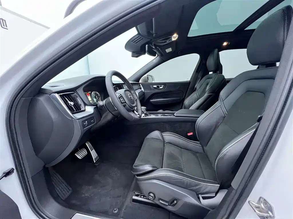 Volvo XC60 2018 T5 AWD Zhiyuan Sport Edition