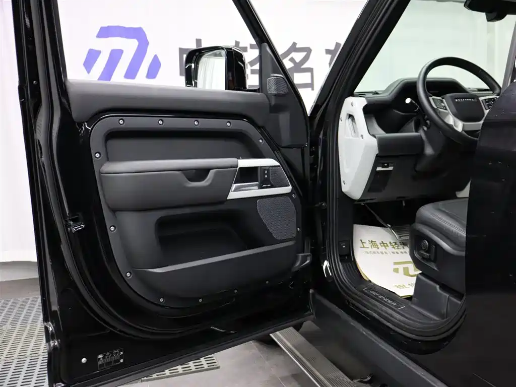 Land Rover Defender 2024 110 3.0T P400 XS