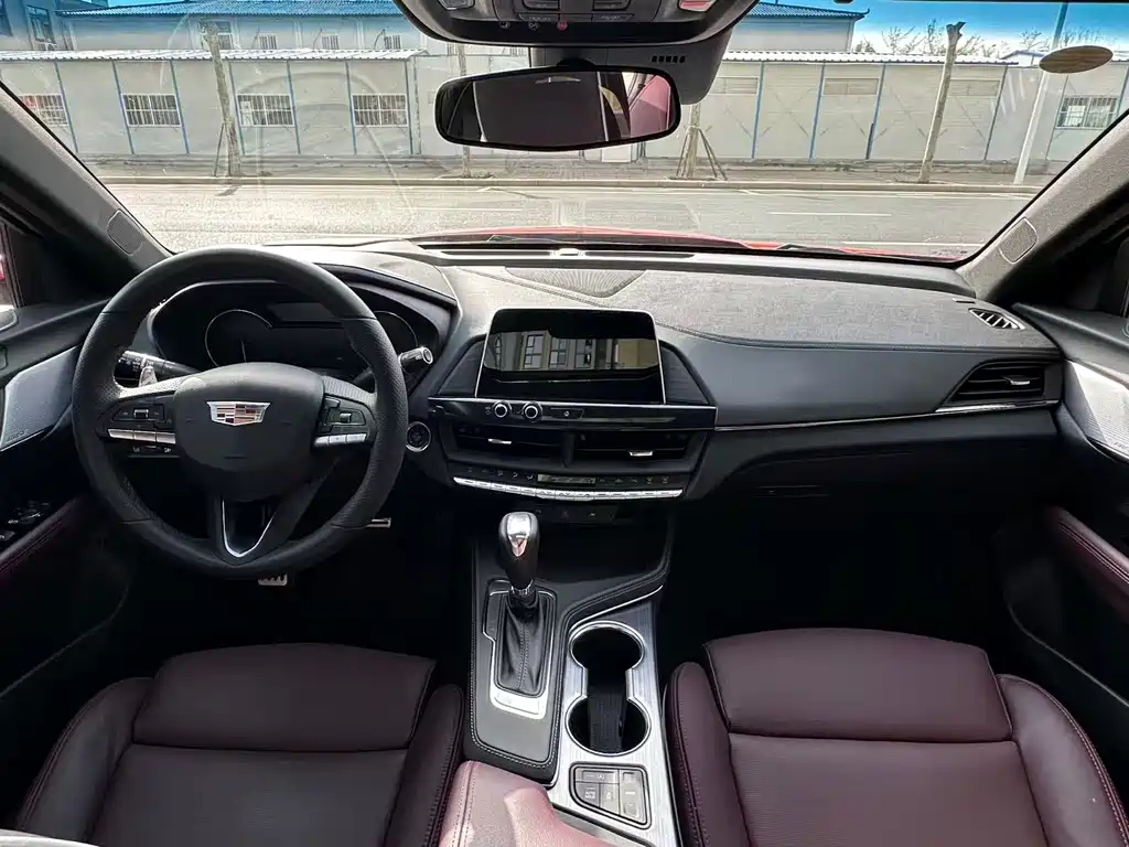 Cadillac CT4 2023 28T Premium