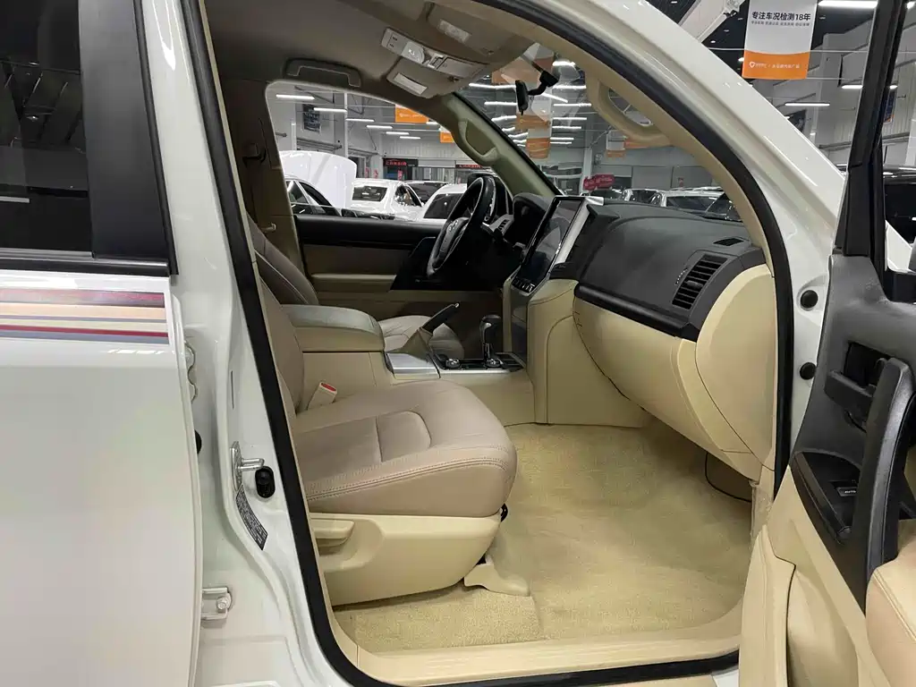 Toyota Land Cruiser 2016 4.0L Middle East Edition